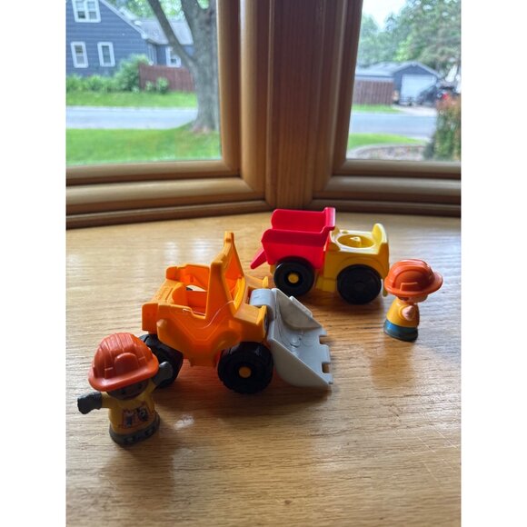 Fisher-Price Little People Construction Vehicle Set With 2 Figures Loader Dump T - Picture 3 of 6
